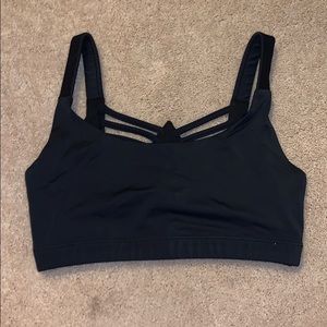 black sports bra